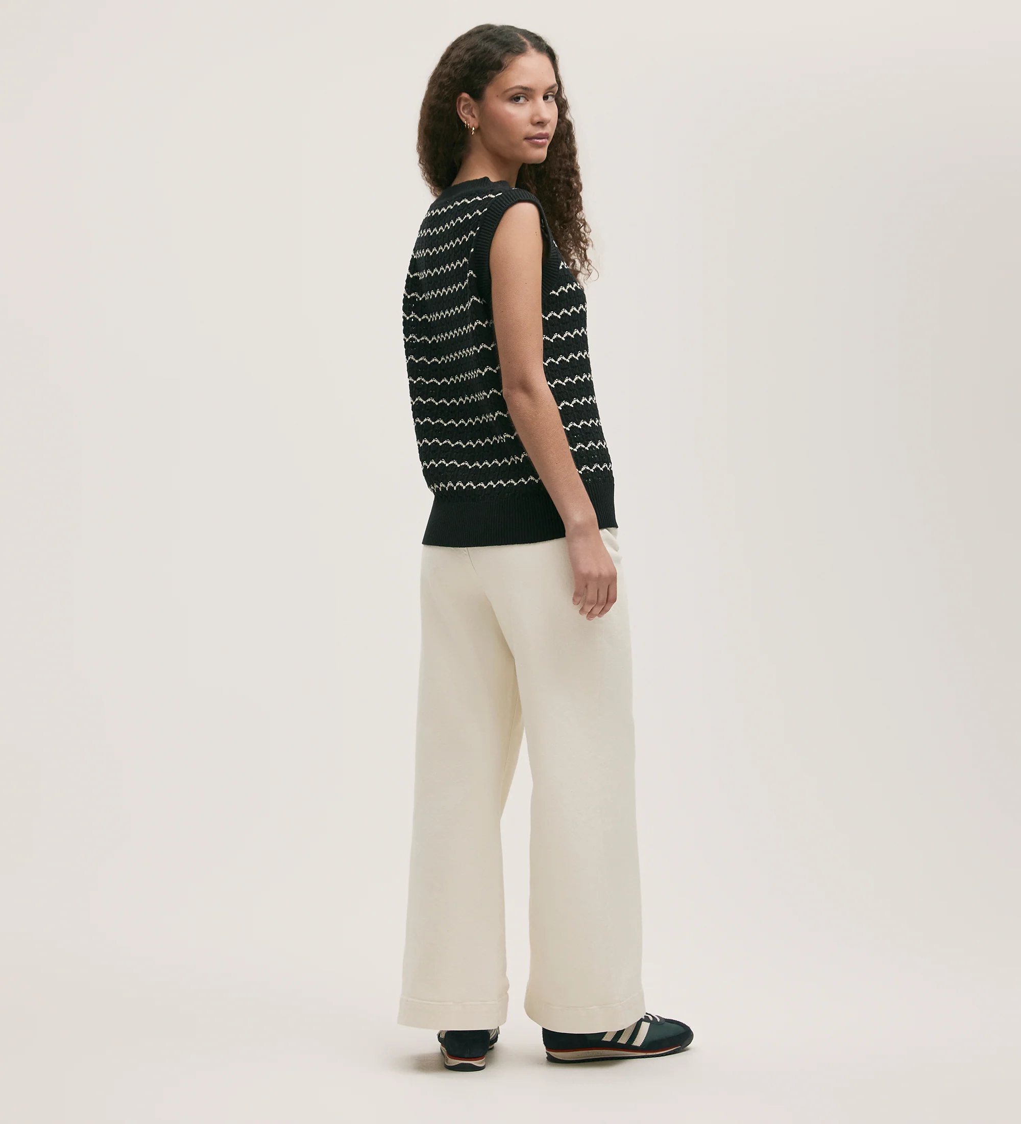 Dion Black Crochet Vest - Image 4