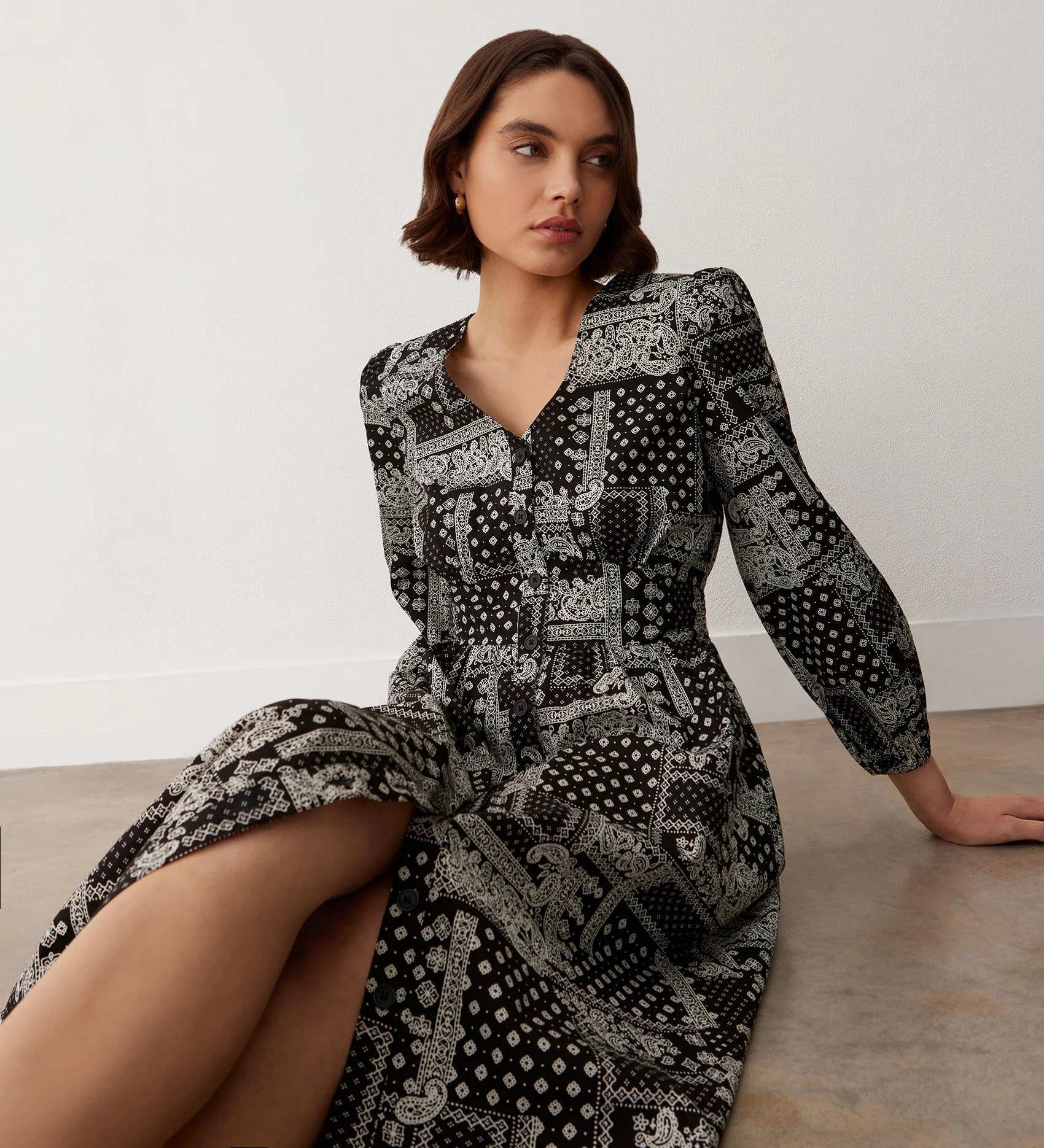 Eliah Black Bandanna Cotton Midi Dress - Image 4