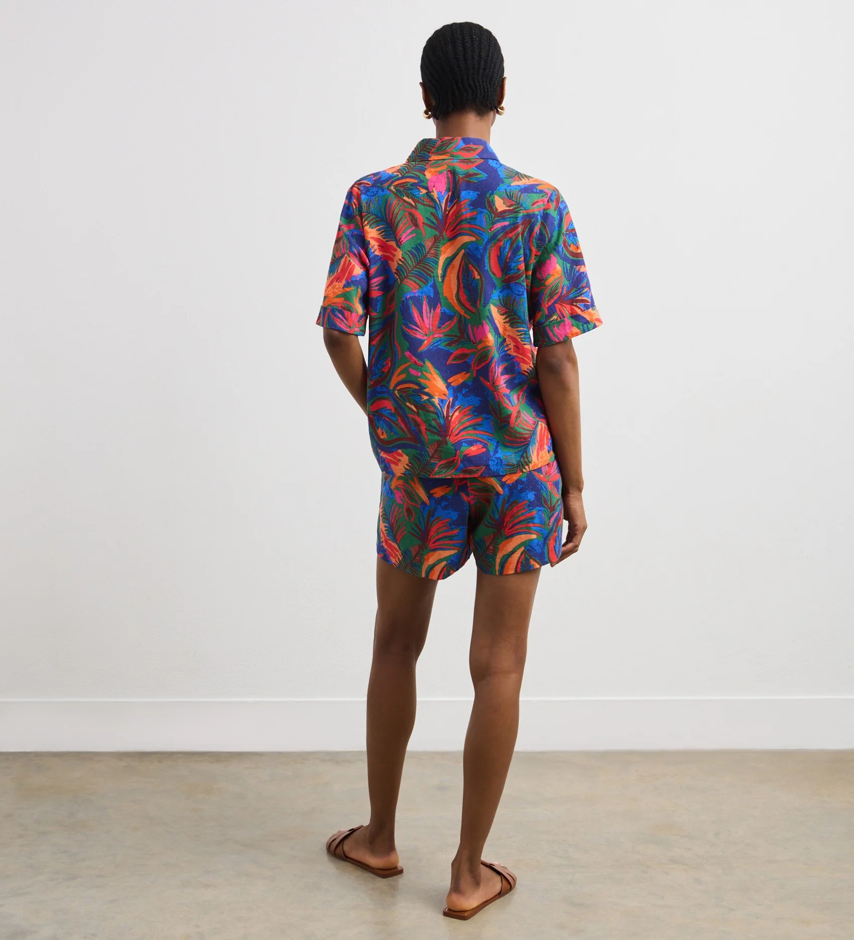 Ivy Green Tropical Linen Blend Shorts - Image 2