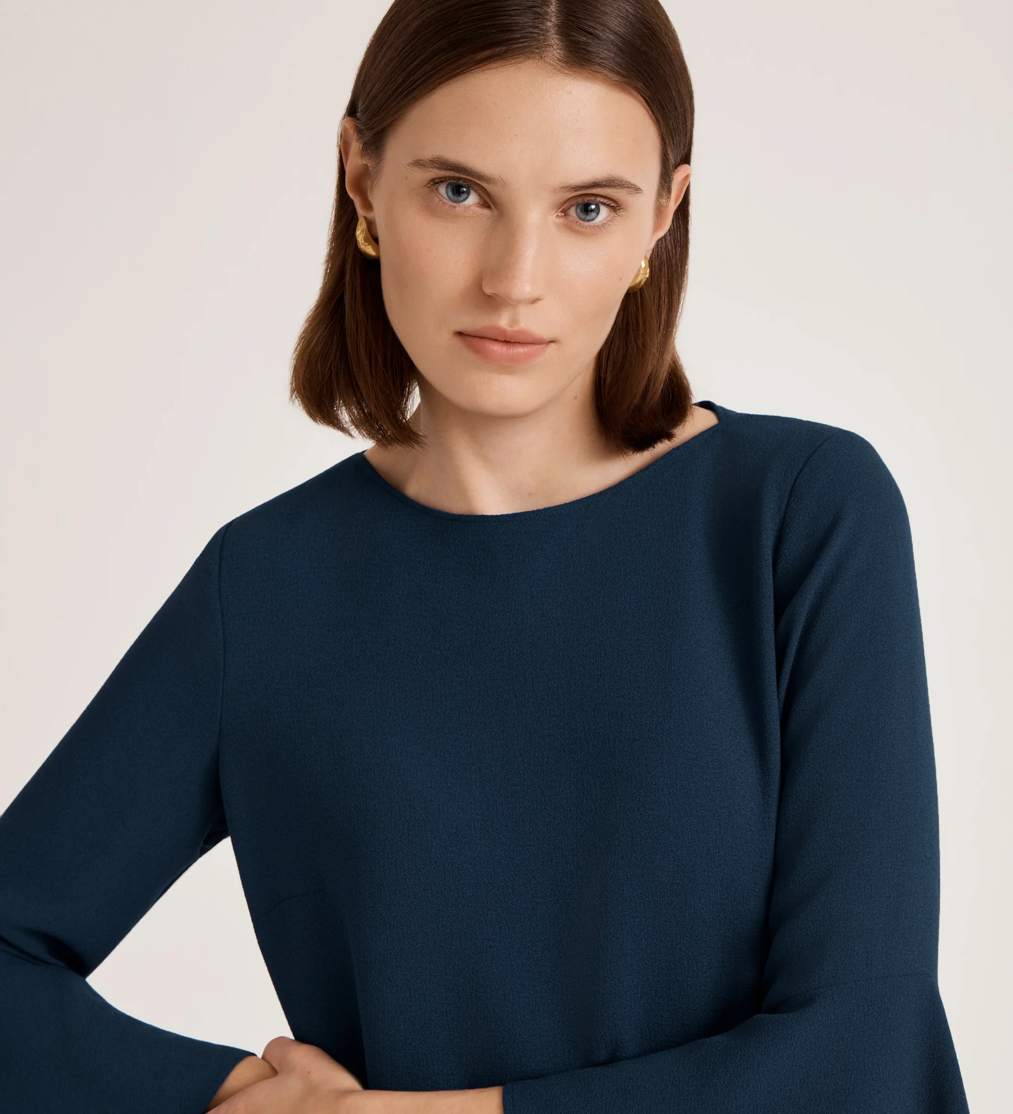 Izzy Navy Crepe Knee Length Dress - Image 3