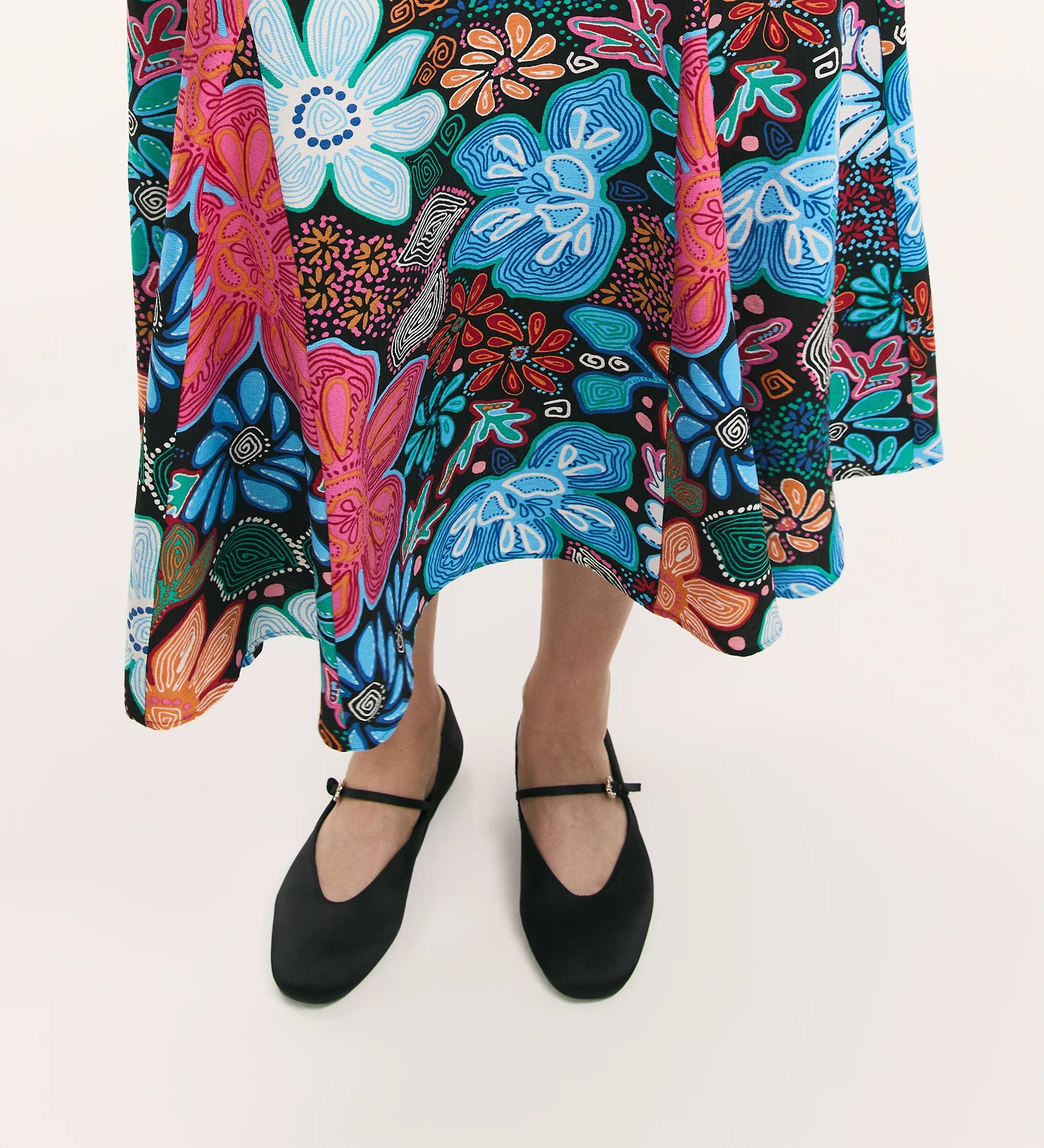 Jessie Blue Floral Midi Skirt - Image 3