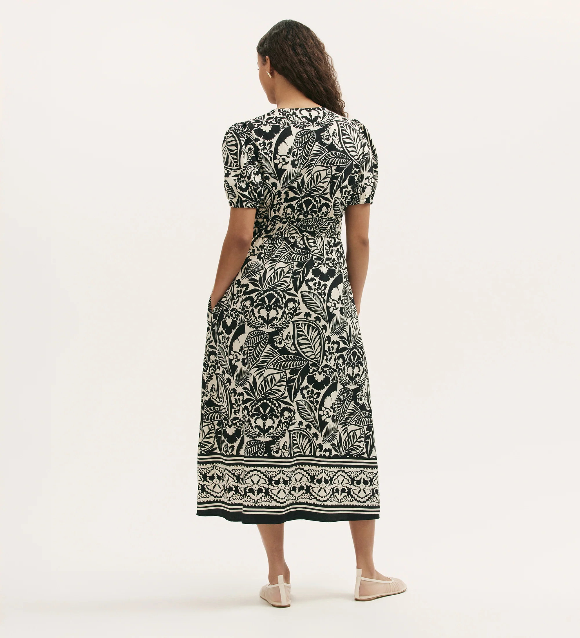 Katerina Black Border Leaf Midi Smock Dress - Image 4