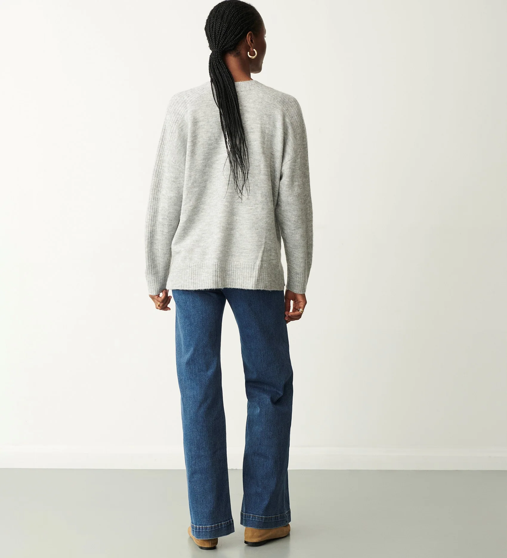 Maddie Grey Marle V Neck Jumper - Image 4
