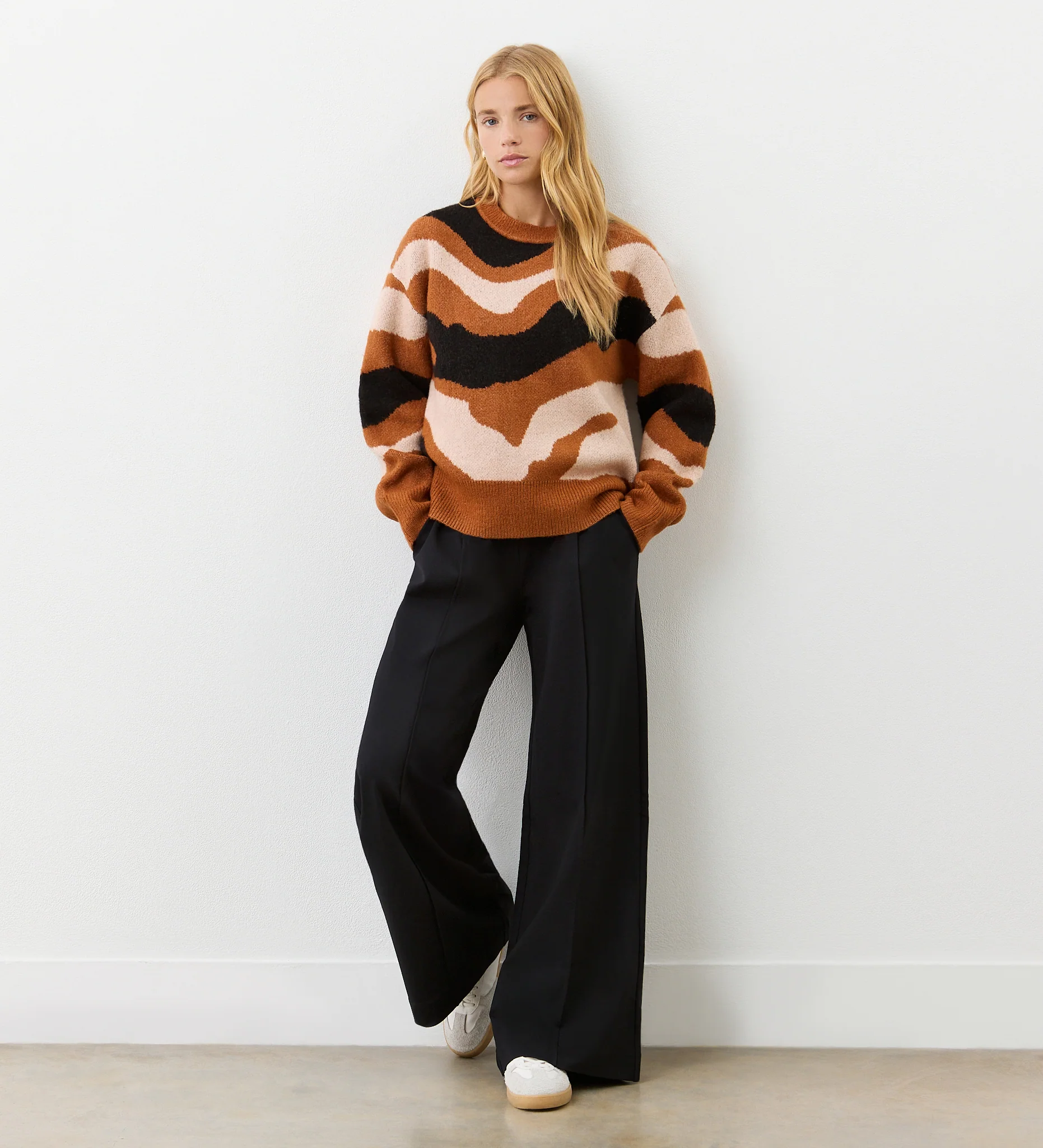 Minnie Brown Abstract Print Knitted Jumper - Image 2