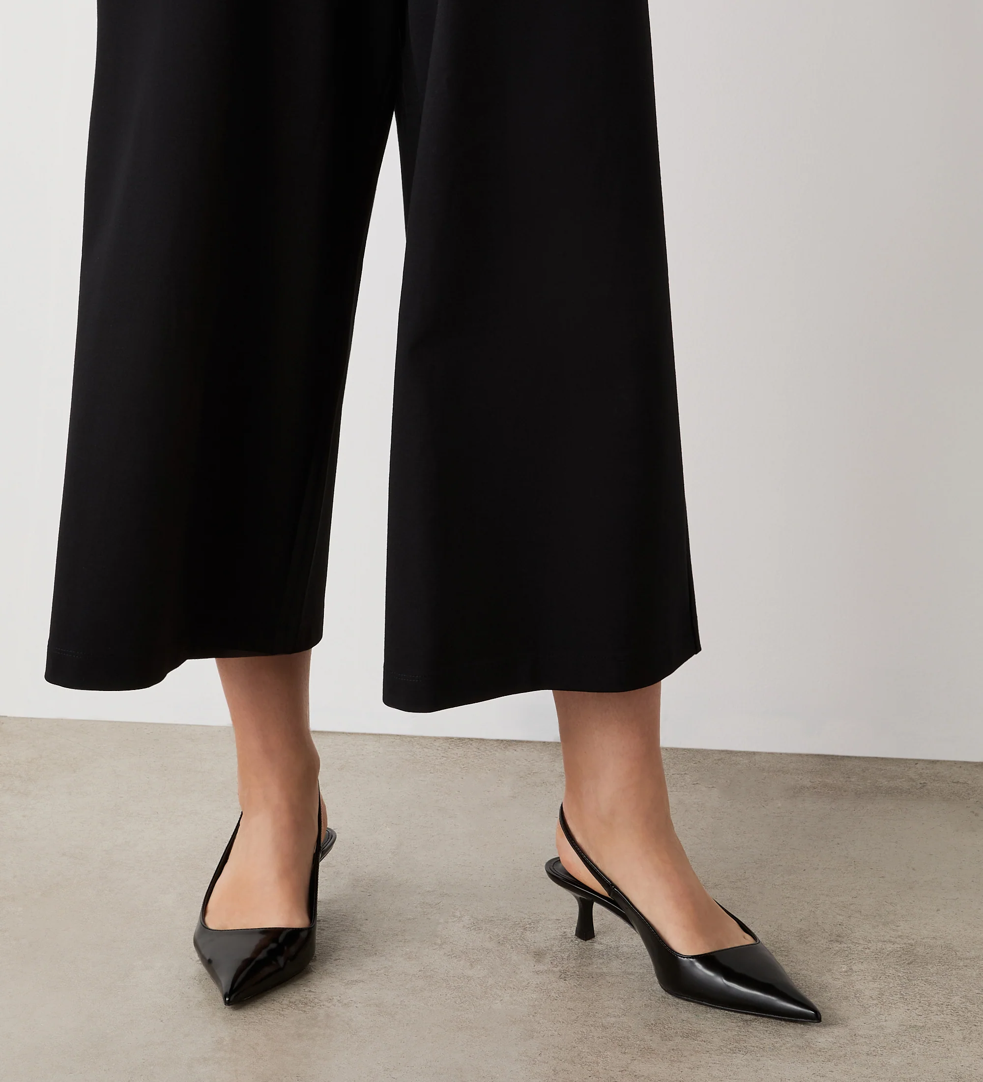 Miribel Black Cropped Ponte Jersey Trousers - Image 3