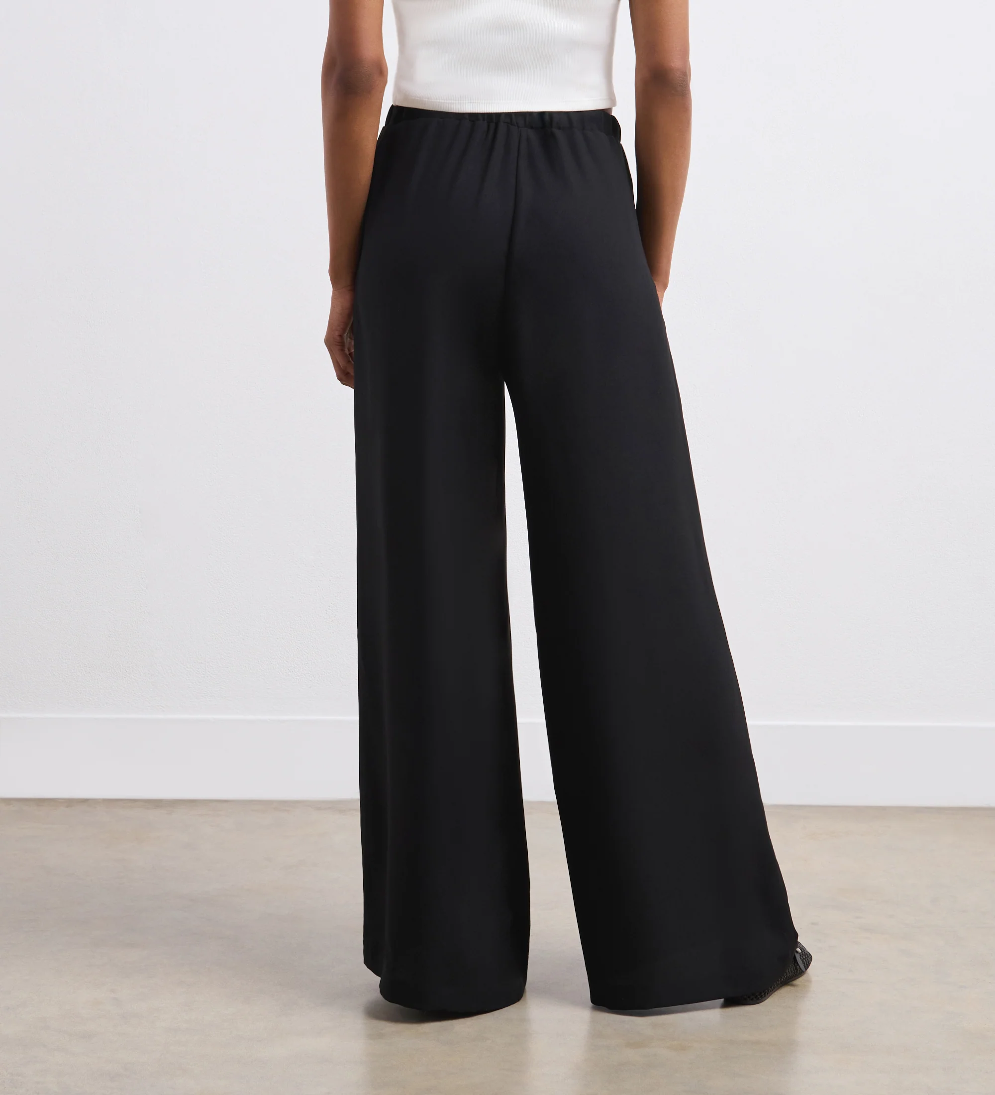 Nat Black Crepe Wide Leg Trousers - Image 4