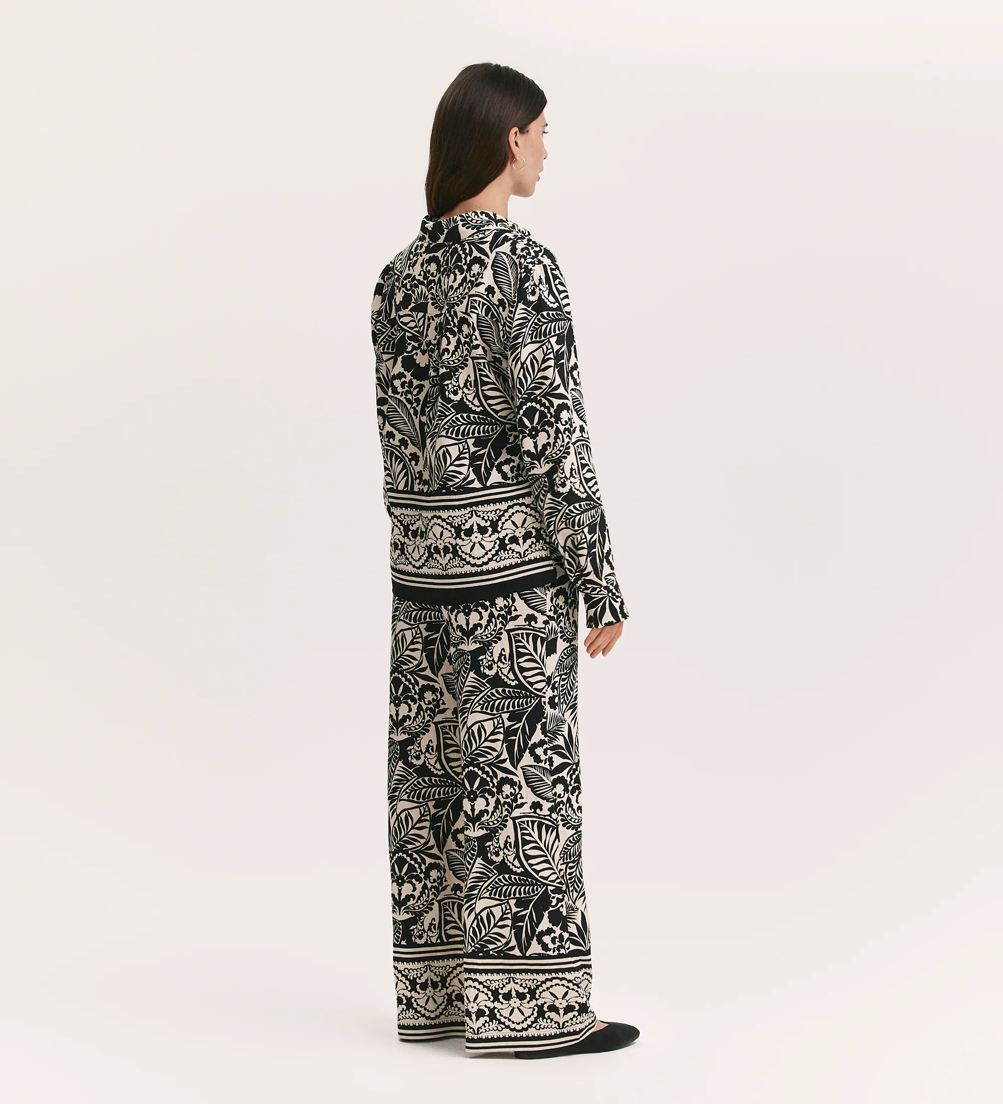 Roma Black Border Leaf Button Through Shirt - Image 4