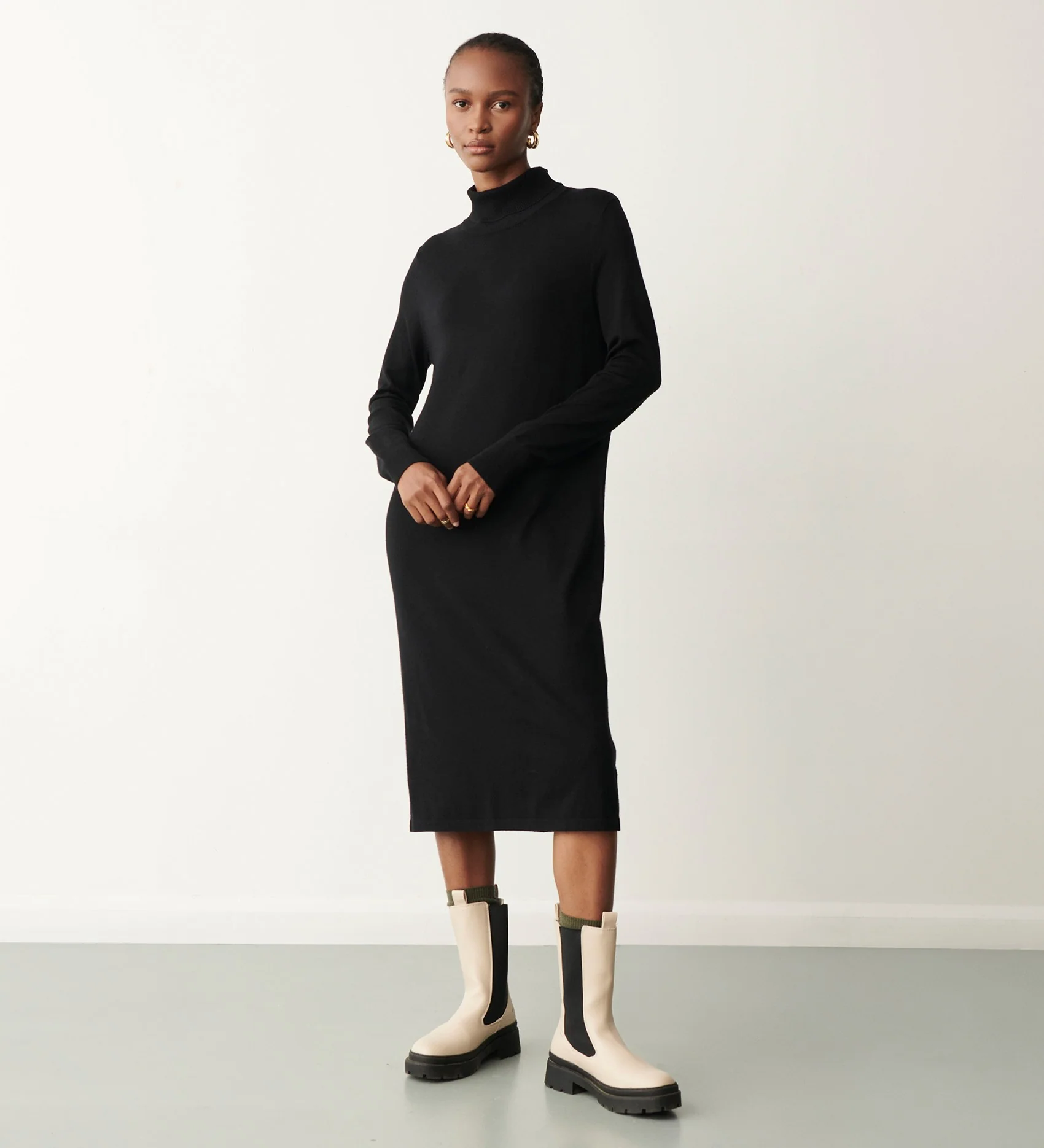 Savannah Black Knitted Midi Dress - Image 3