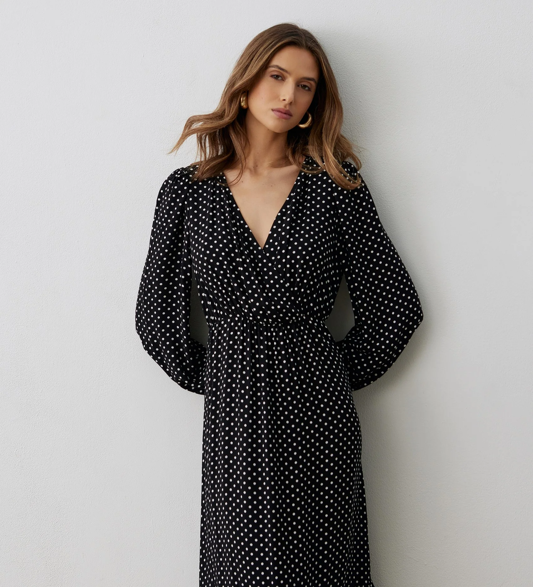 Suzie Black Polka Dot Midi Dress - Image 2