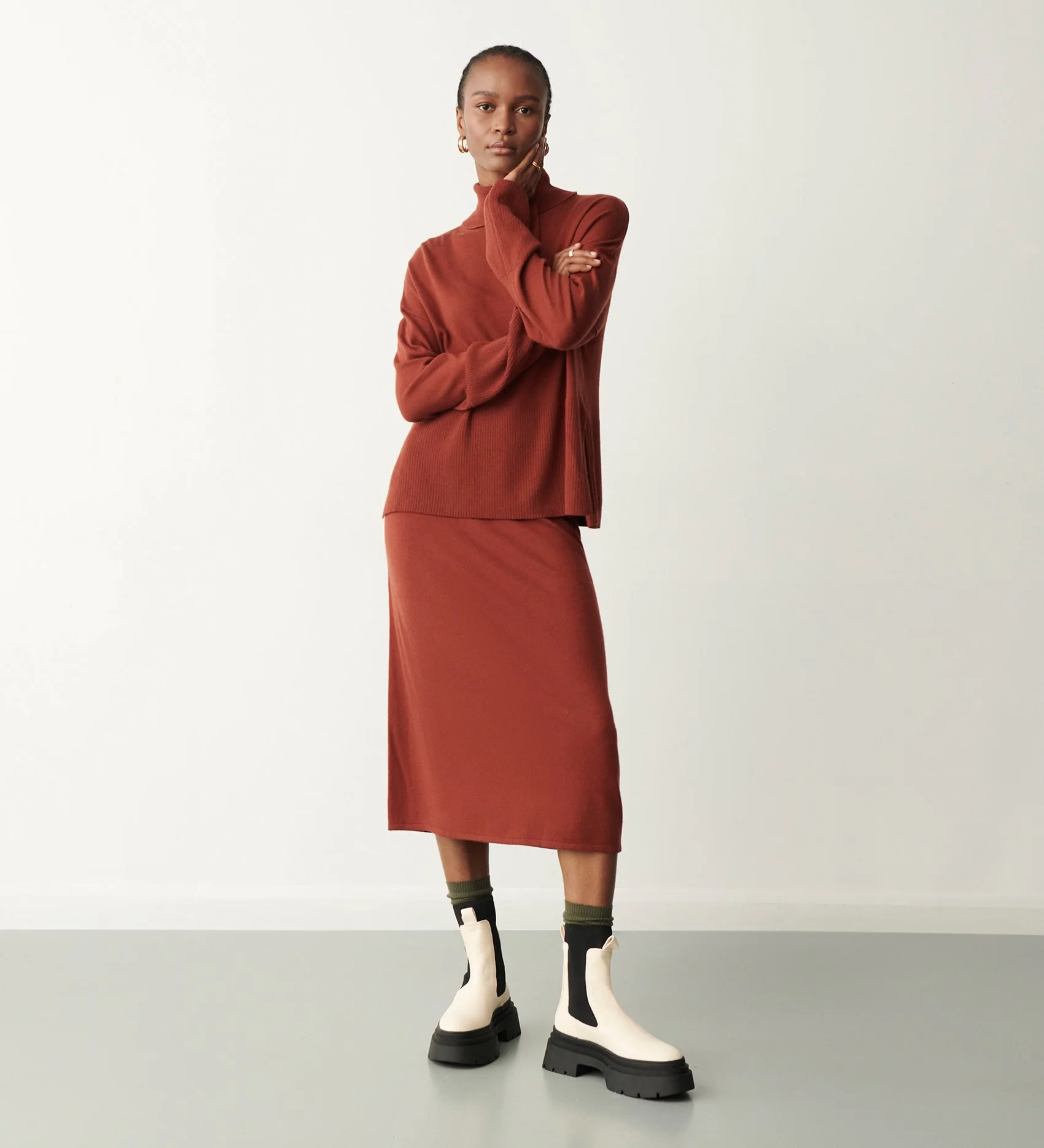 Thea Brick Knitted Midi Skirt - Image 4