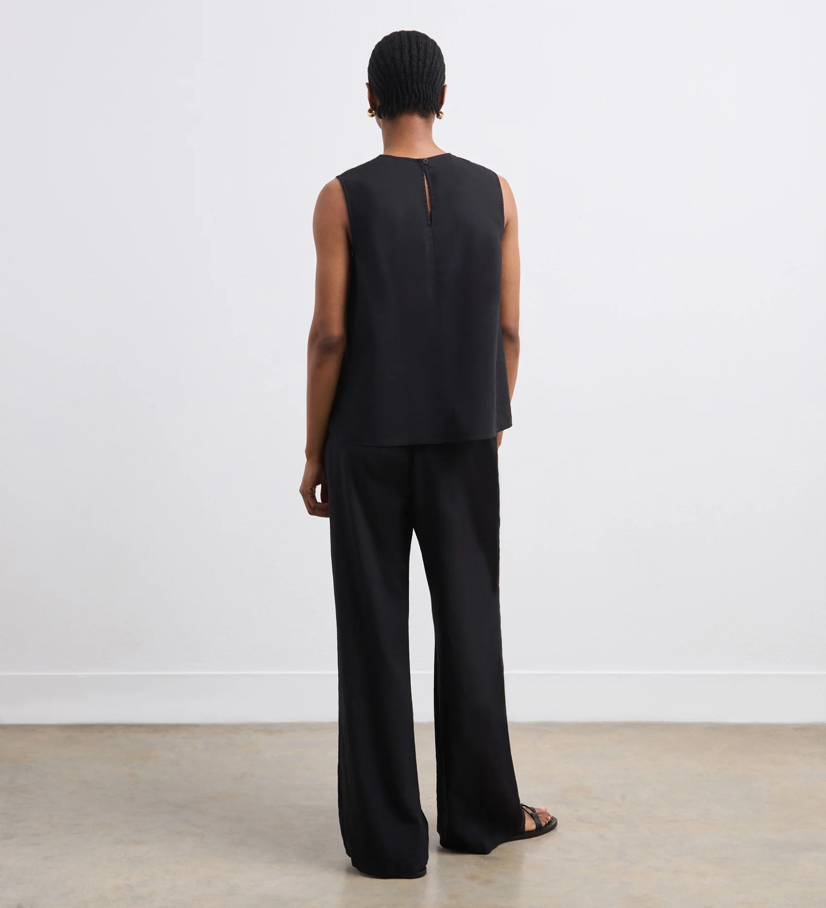 Vallie Black Linen Mix Sleeveless Top - Image 4