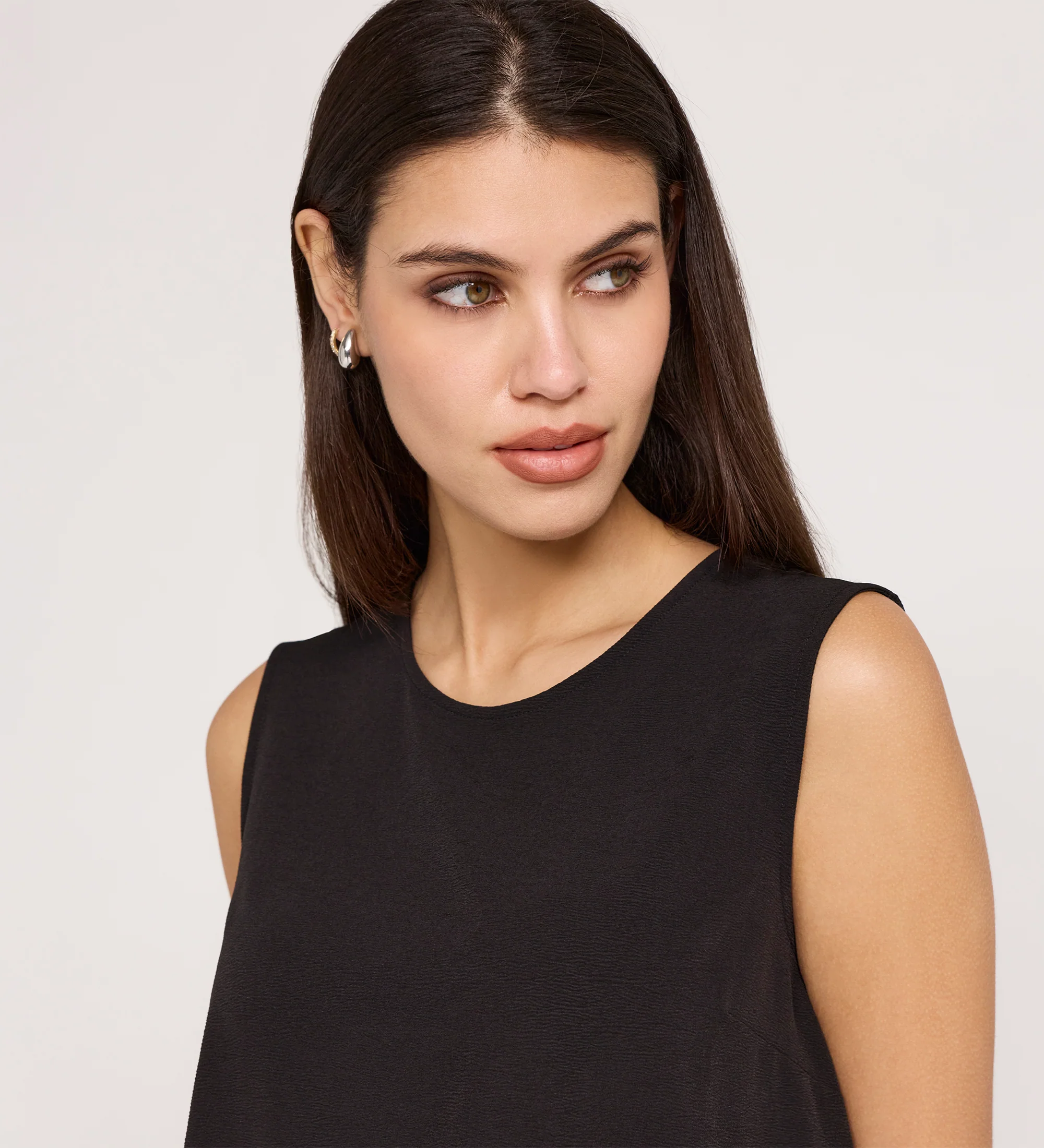 Vallie Black Round Neck Vest - Image 3